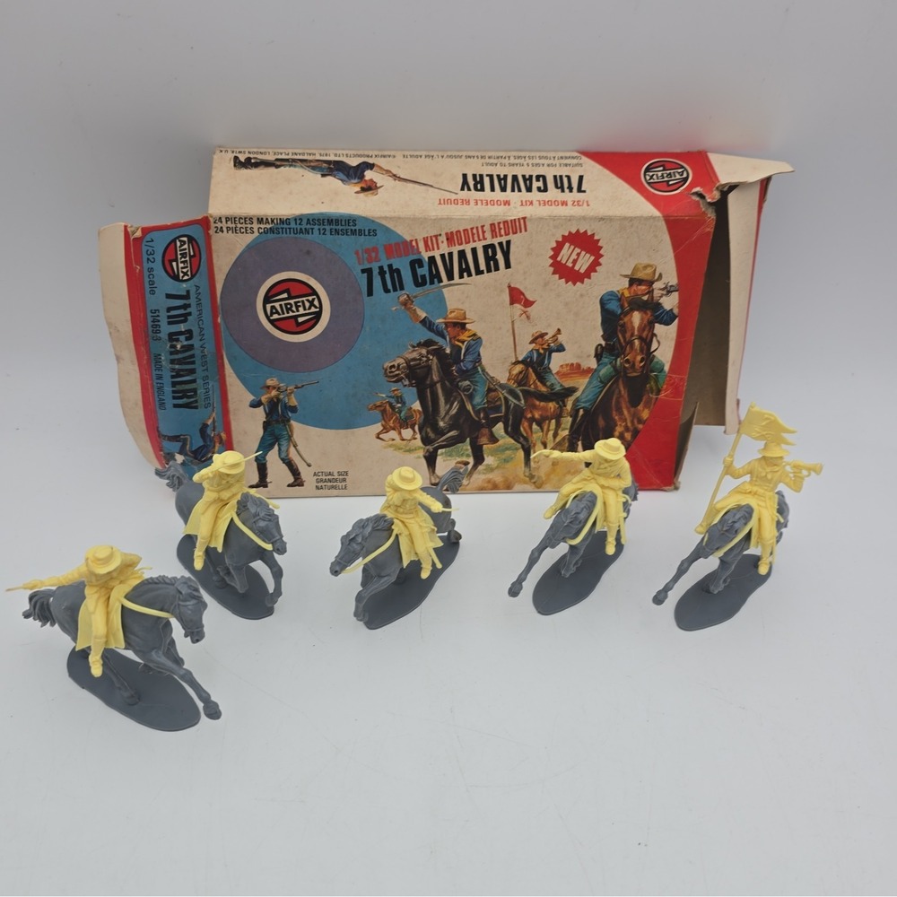 Airfix complete 1/32 7th Cavalry with horses box and paper